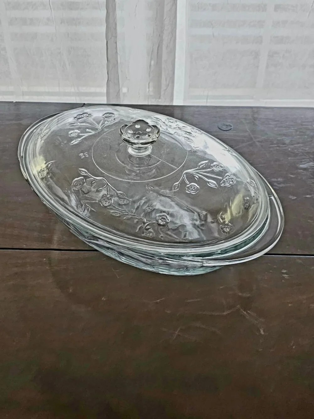 Anchor Hocking Savannah Covered Casserole Dish 2qt glass raised relief floral - Picture 2 of 9